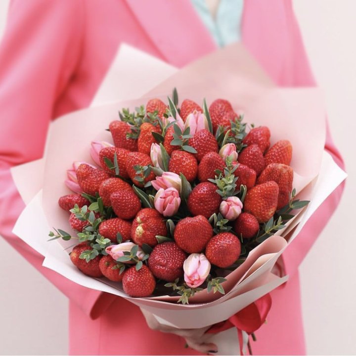 Тюльпаны и клубника в Шанхае